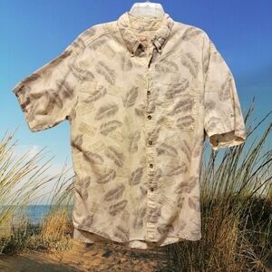 Men’s XL Woolrich Hawaiian Print Feathers Palm trees Travel T18